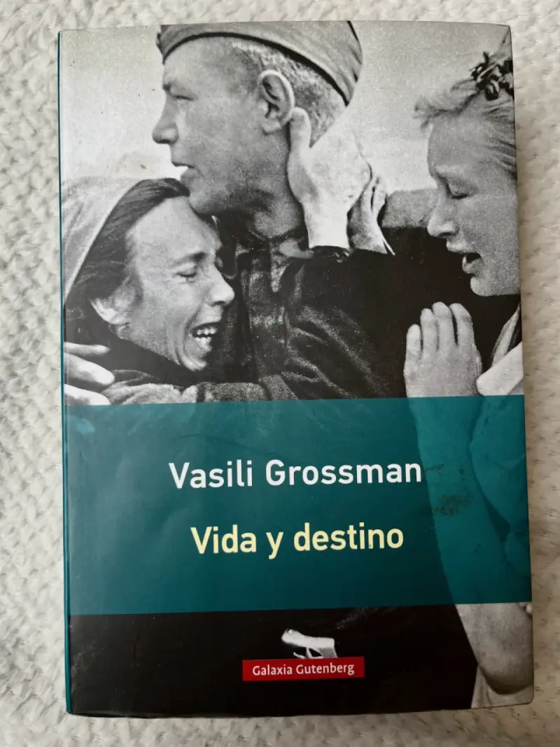 Libro 'Vida y Destino' de Vasili Grossman - 1