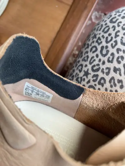 Zapatillas de cuero beige casuales para hombre - miniatura 6
