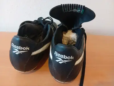 Botines de fútbol Reebok negros con tacos - miniatura 3