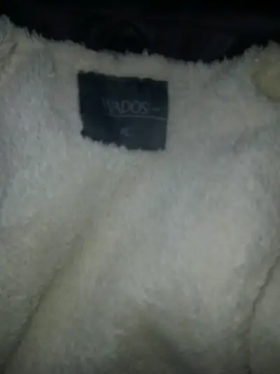 Chaqueta de cuero sintético negra con forro cálido - miniatura 6