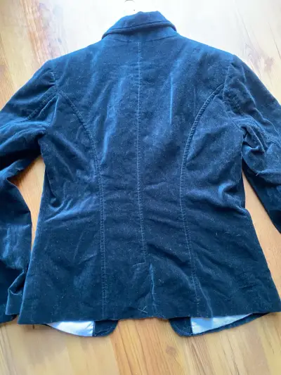 Blazer de terciopelo negro para mujer - miniatura 3
