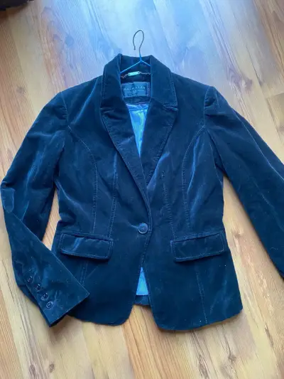 Blazer de terciopelo negro para mujer - miniatura 4