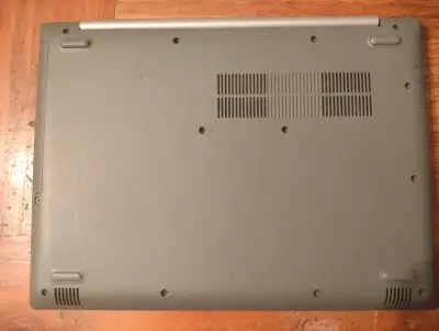 Laptop Lenovo Ideapad 320 con cargador - miniatura 4