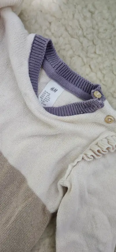 Suéter de bebé H&M beige y lila - miniatura 1