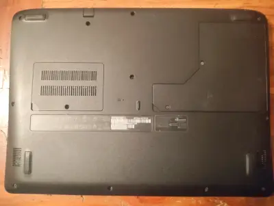 Laptop Acer con cargador en buen estado - miniatura 2