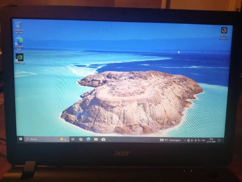 Laptop Acer con cargador en buen estado - 5