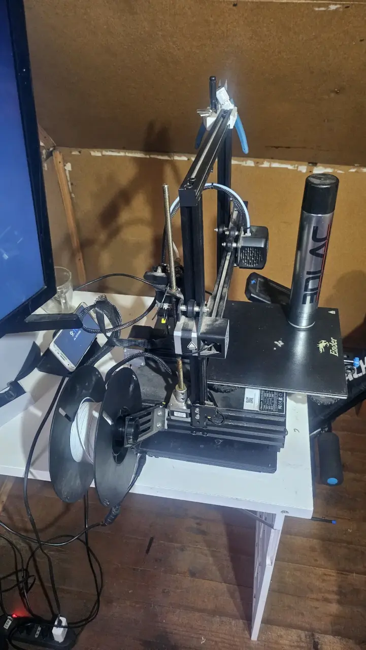Impresora 3D Ender v2 mas spray 3dlac nueva - 2