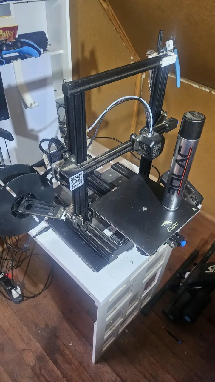Impresora 3D Ender v2 mas spray 3dlac nueva - 3