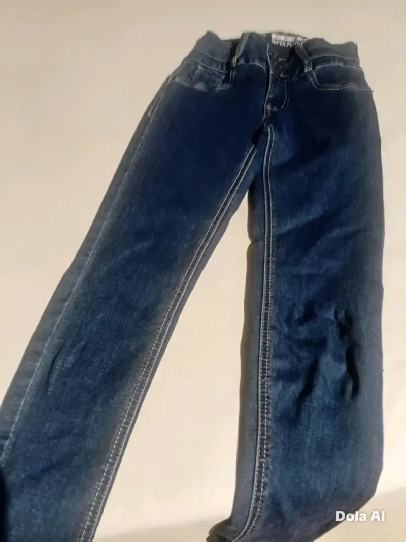 Jeans azul oscuro para mujer en buen estado