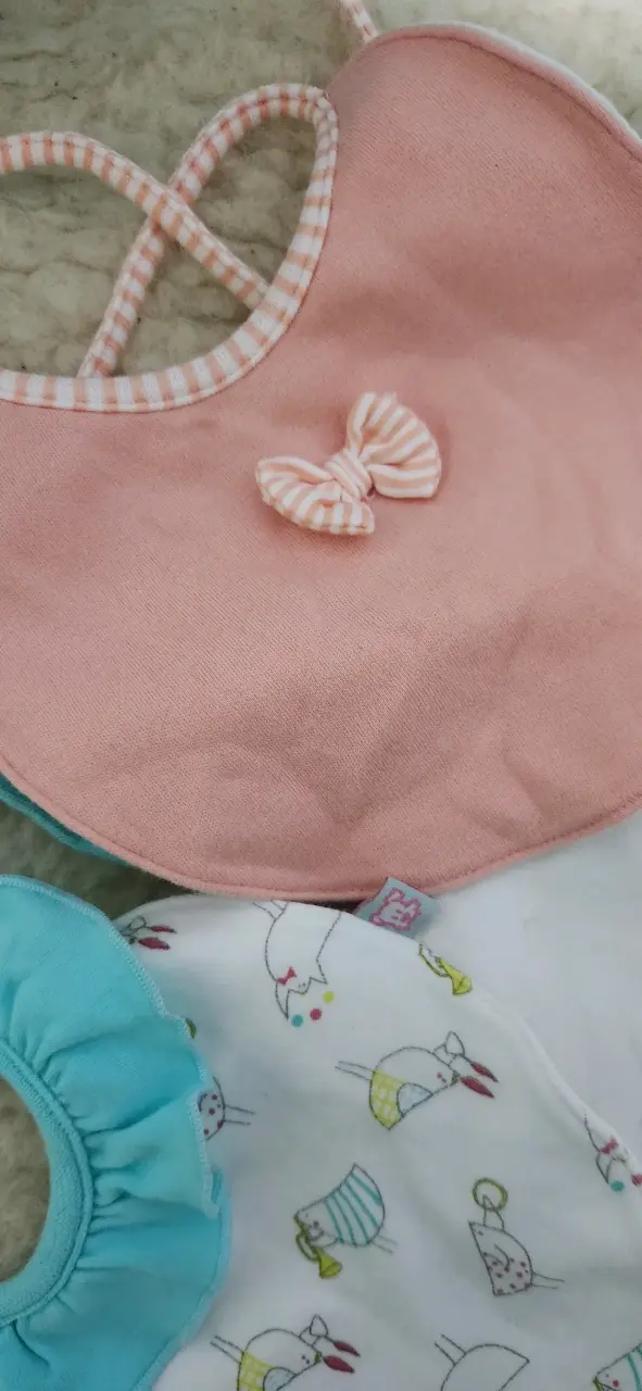 Set de baberos para bebé en colores pastel - 4