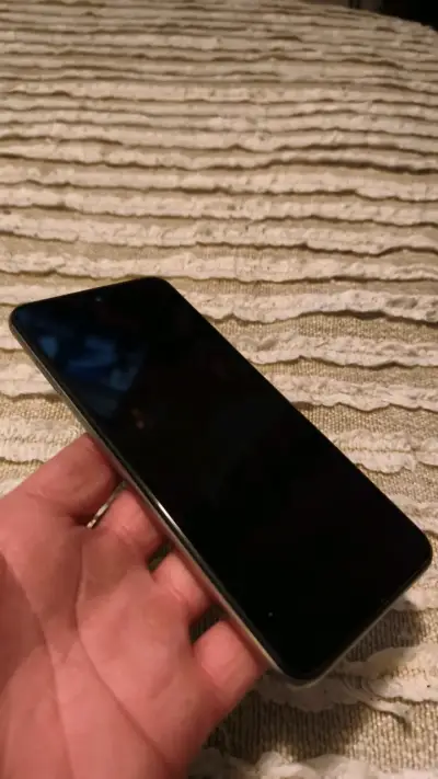 Smartphone Android en buen estado - miniatura 1