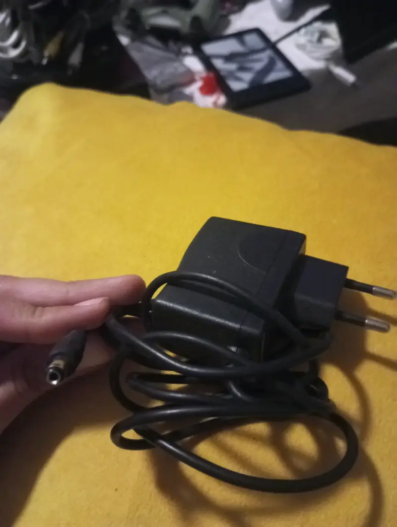 Cargador Huawei 5V 2A con enchufe europeo - 2