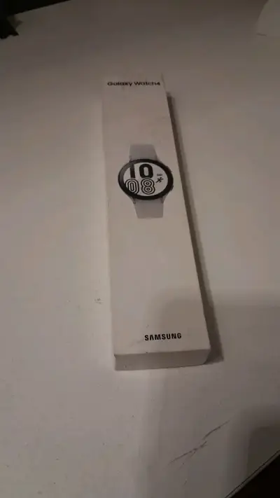 Samsung Galaxy Watch4 en buen estado - miniatura 1
