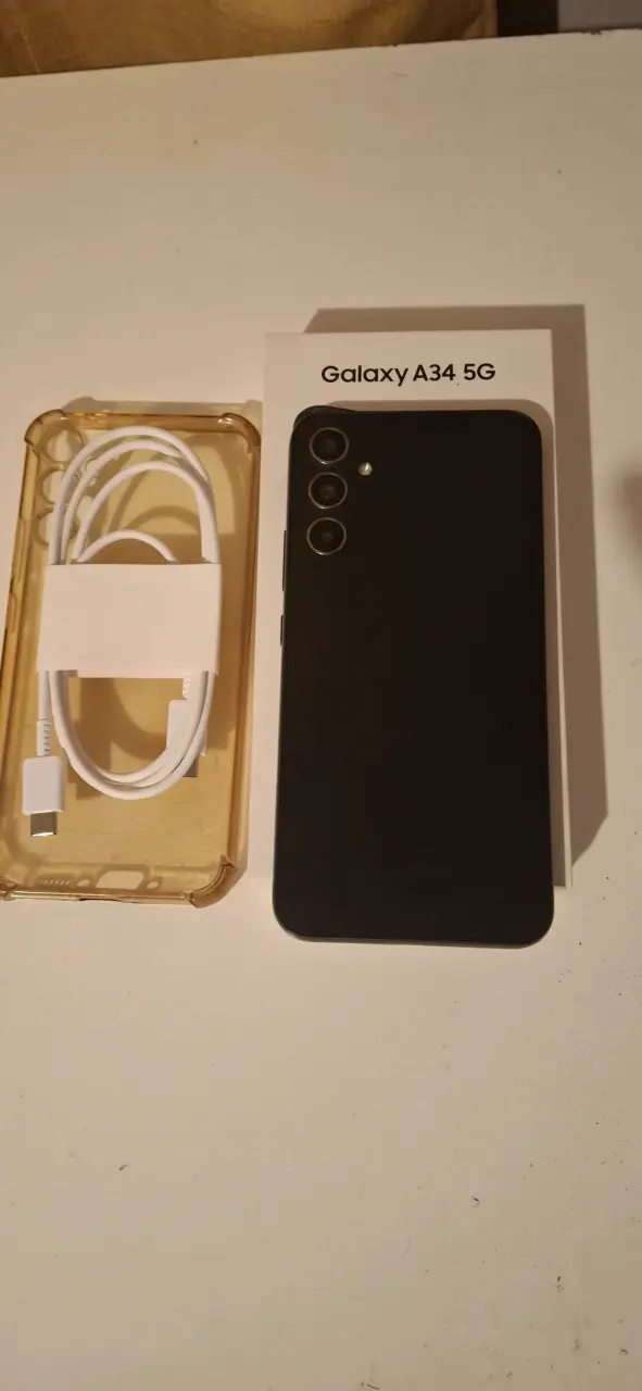 Smartphone Samsung Galaxy A34 5G con accesorios - 2
