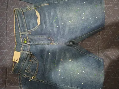 Jeans de hombre slim fit con diseño moderno - miniatura 2
