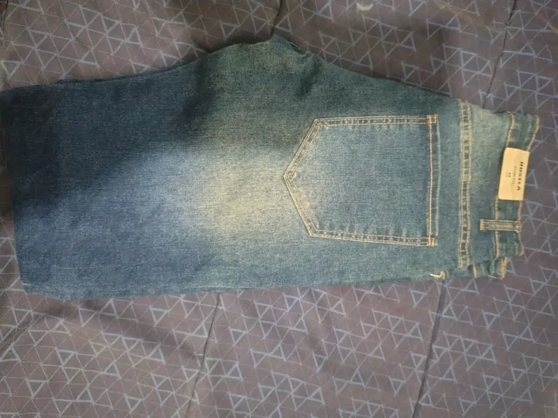 Jeans de hombre slim fit con diseño moderno - 3