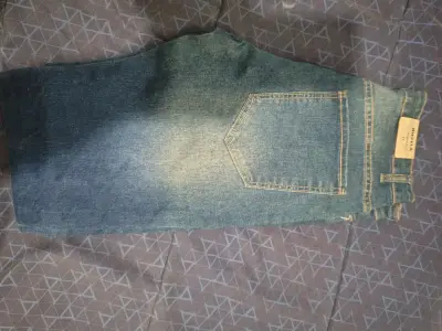 Jeans de hombre slim fit con diseño moderno - miniatura 3