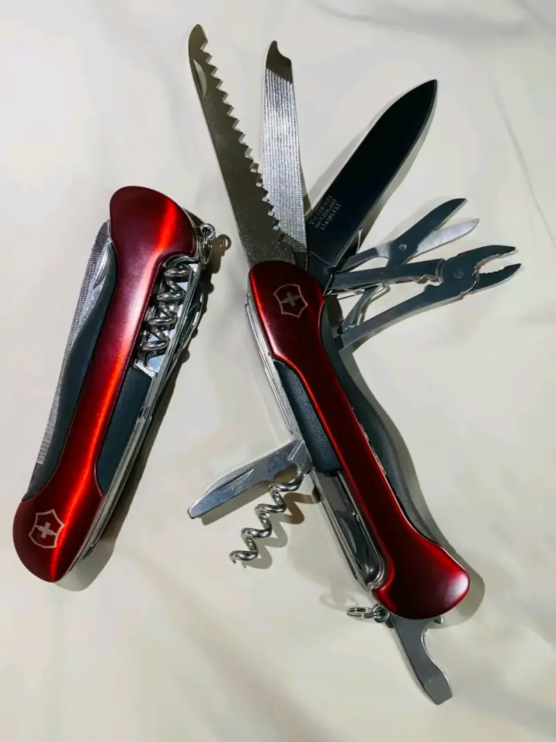 Navaja suiza multiusos roja Victorinox - 2