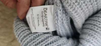 Gorro de lana azul con pompón para bebé - miniatura 2