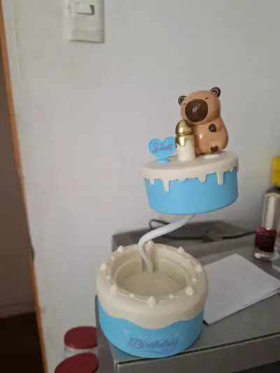 Lámpara LED decorativa con diseño de oso - miniatura 1