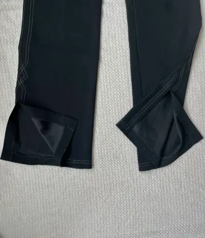 Pantalones negros acampanados para mujer - miniatura 4