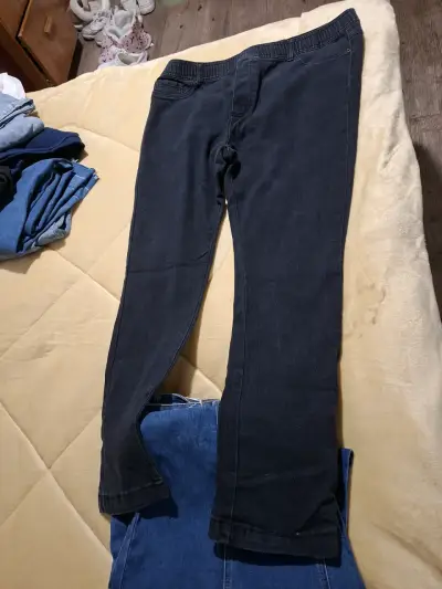 Jeans de mezclilla con diseño patchwork desgastado - miniatura 6