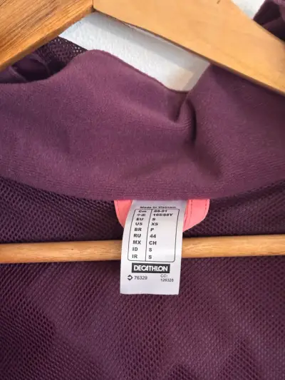 Chaqueta Impermeable Mujer Quechua Burdeos - miniatura 3