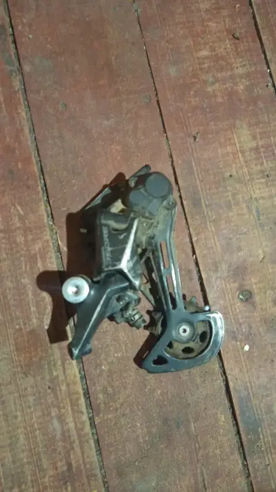 Desviador trasero Shimano Deore para bicicleta - miniatura 2