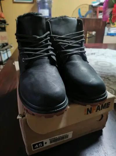 Botas de cuero negro con forro interior cálido - miniatura 4