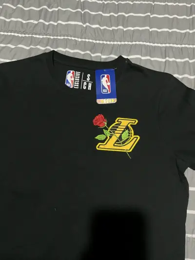 Polera NBA Los Angeles Lakers Negra - miniatura 2
