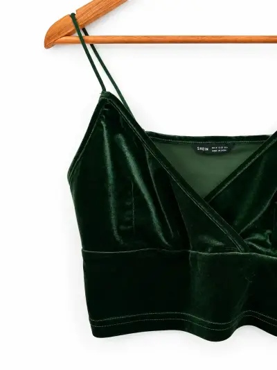 Top de terciopelo verde oscuro Shein - miniatura 1