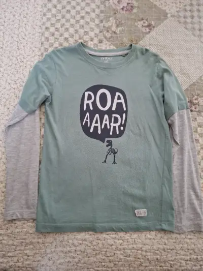 Polera manga larga infantil Tribu verde con diseño - miniatura 2