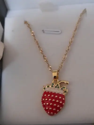 Conjunto de collar y anillo con diseño de fresa - miniatura 1