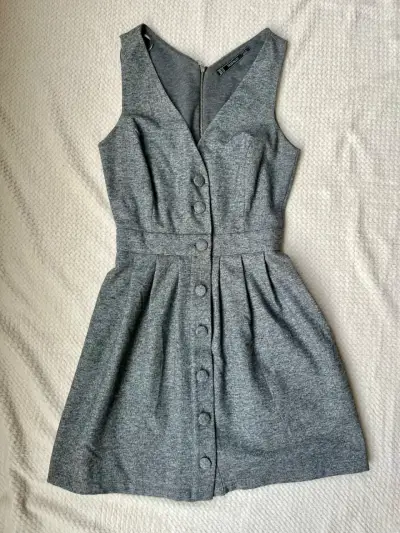 Vestido gris Trafaluc sin mangas con botones - miniatura 1