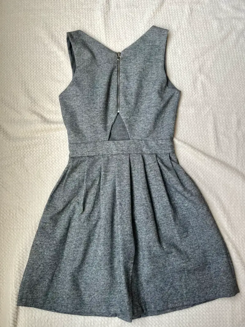 Vestido gris Trafaluc sin mangas con botones - 2