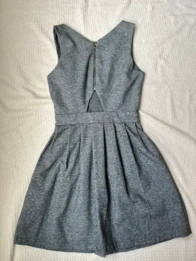 Vestido gris Trafaluc sin mangas con botones - miniatura 2