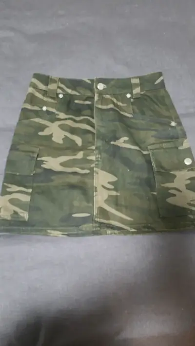 Falda camuflada Topshop talla 34 - miniatura 2