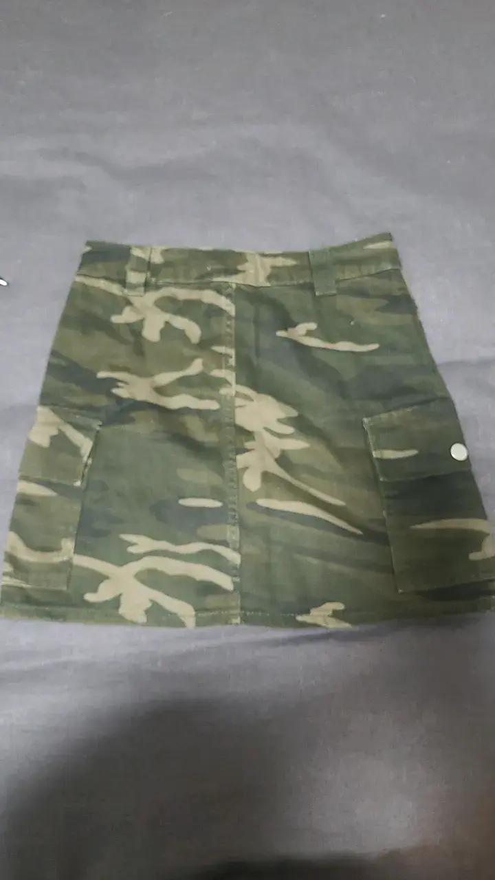 Falda camuflada Topshop talla 34 - 3