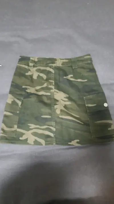 Falda camuflada Topshop talla 34 - miniatura 3