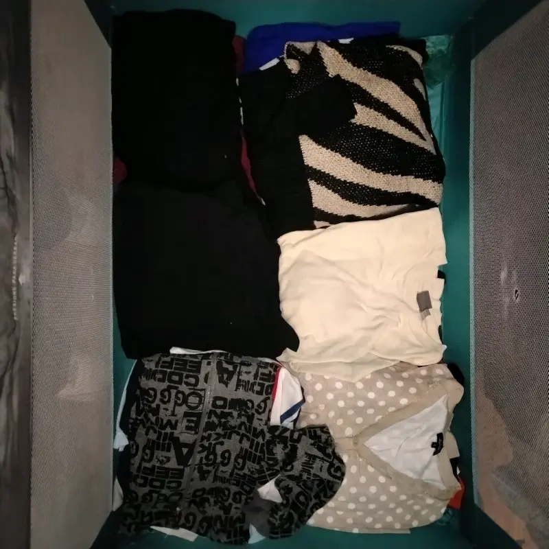 Lote de ropa variada para hombre y mujer - 2