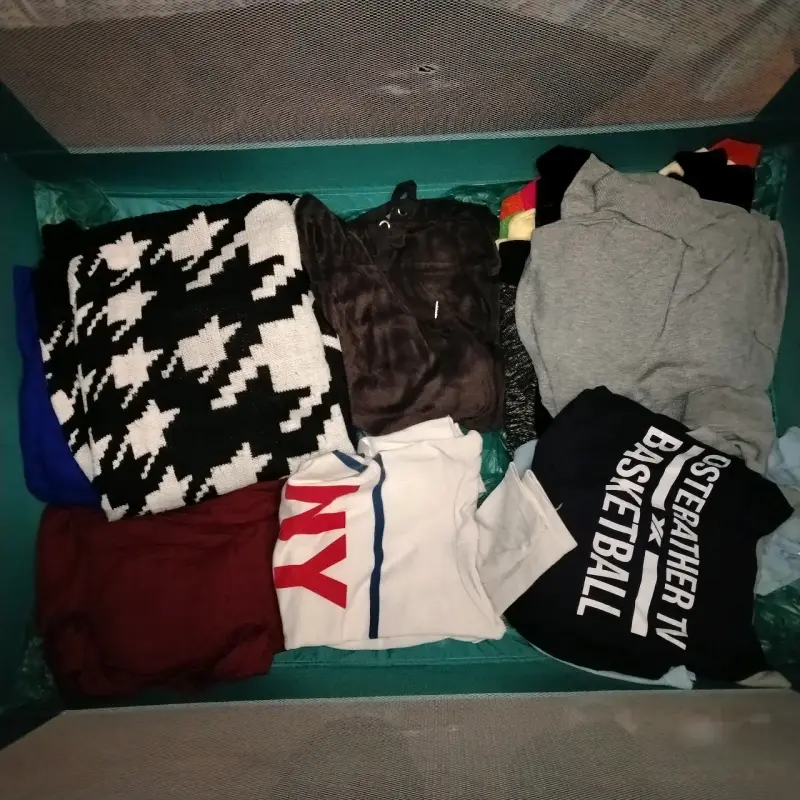 Lote de ropa variada para hombre y mujer - 4