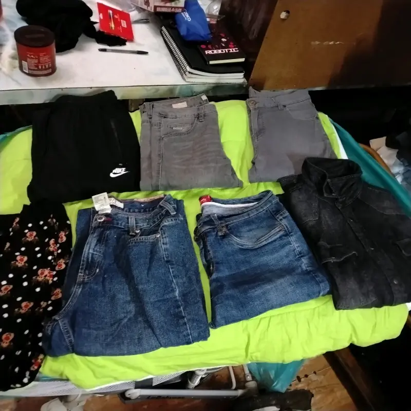 Lote de ropa variada para hombre y mujer - 6