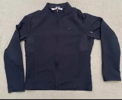 Chaqueta deportiva negra Nike Sphere Dry - miniatura 2