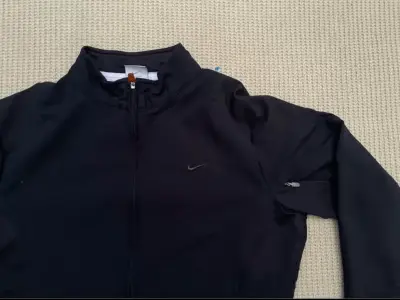 Chaqueta deportiva negra Nike Sphere Dry - miniatura 3