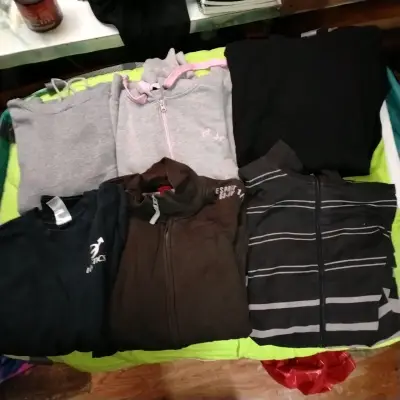 Lote de polerones y poleras para hombre y mujer - miniatura 1