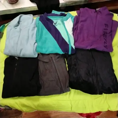 Lote de polerones y poleras para hombre y mujer - miniatura 3