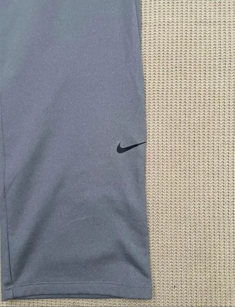 Pantalones deportivos Nike grises para hombre - 1
