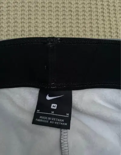 Pantalones deportivos Nike grises para hombre - miniatura 2