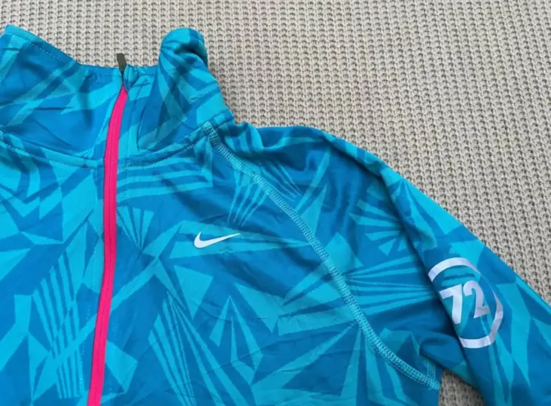 Polera deportiva Nike Element azul para mujer - 4
