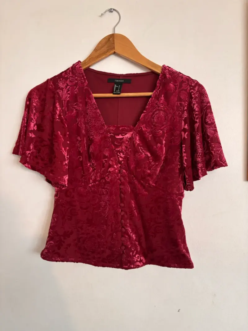 Blusa fucsia de terciopelo Forever 21